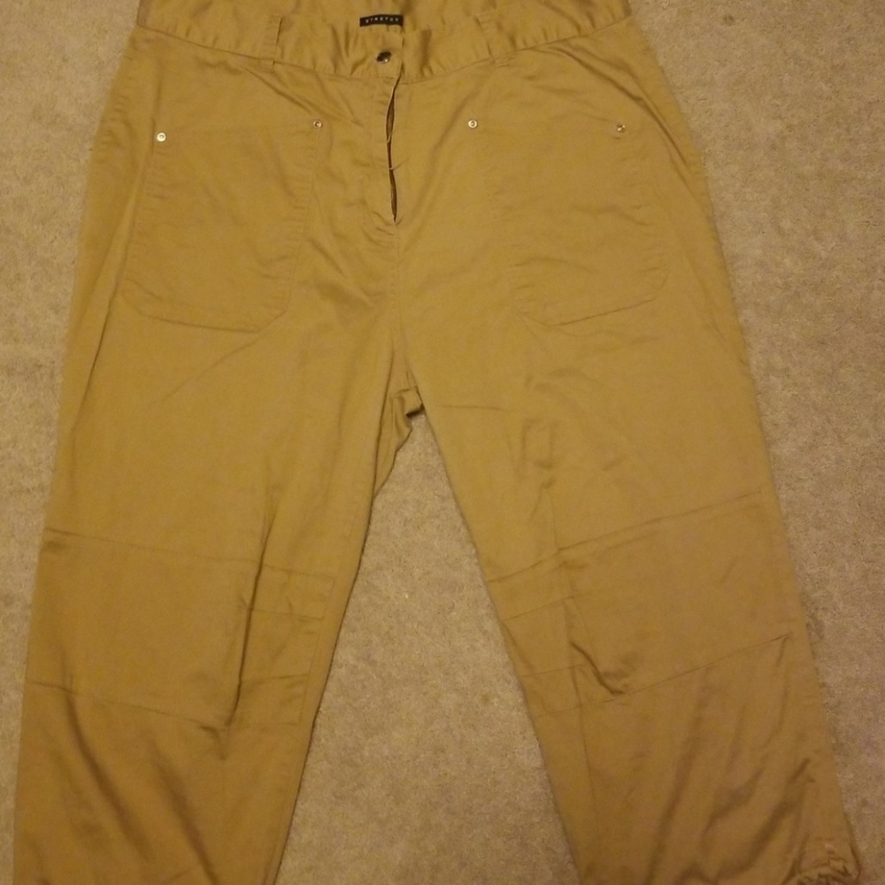 Gold capris